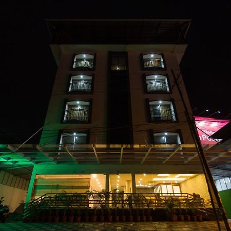 Hotel Garden Inn Kochi Esterno foto