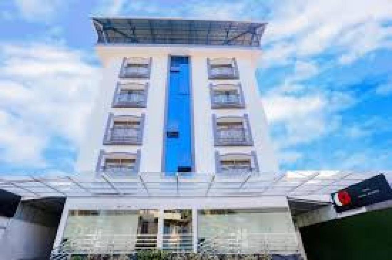 Hotel Garden Inn Kochi Esterno foto