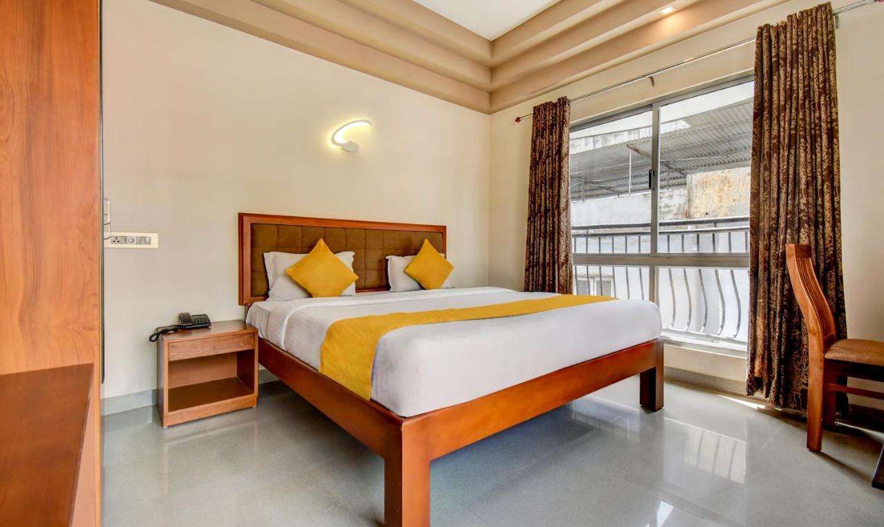 Hotel Garden Inn Kochi Esterno foto