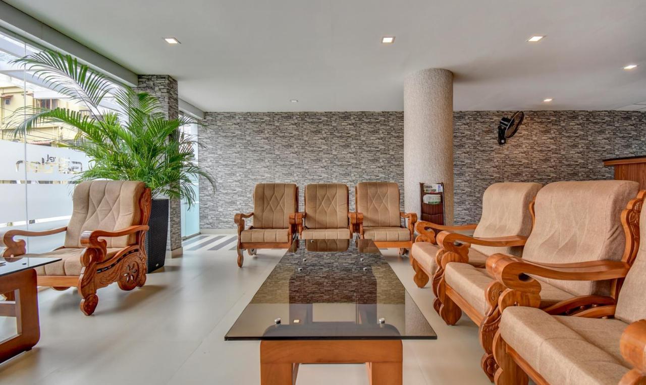 Hotel Garden Inn Kochi Esterno foto