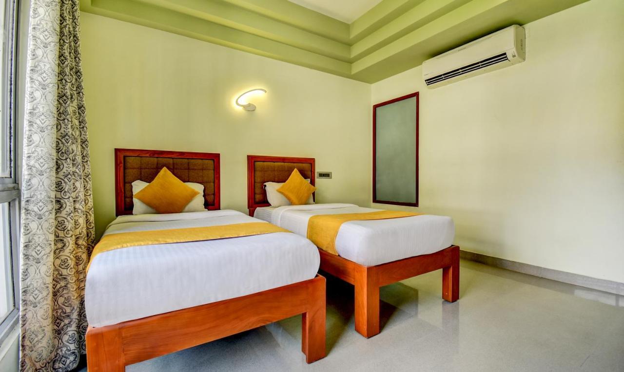 Hotel Garden Inn Kochi Esterno foto