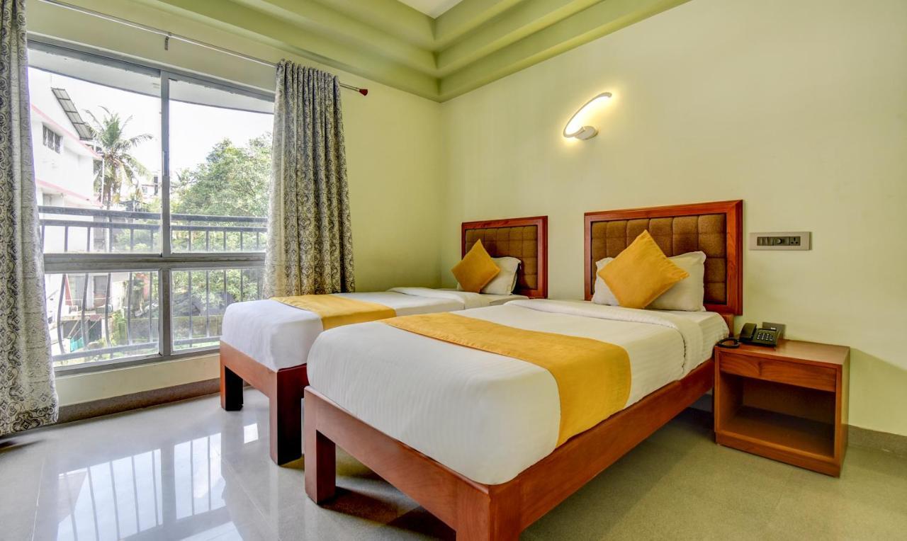 Hotel Garden Inn Kochi Esterno foto