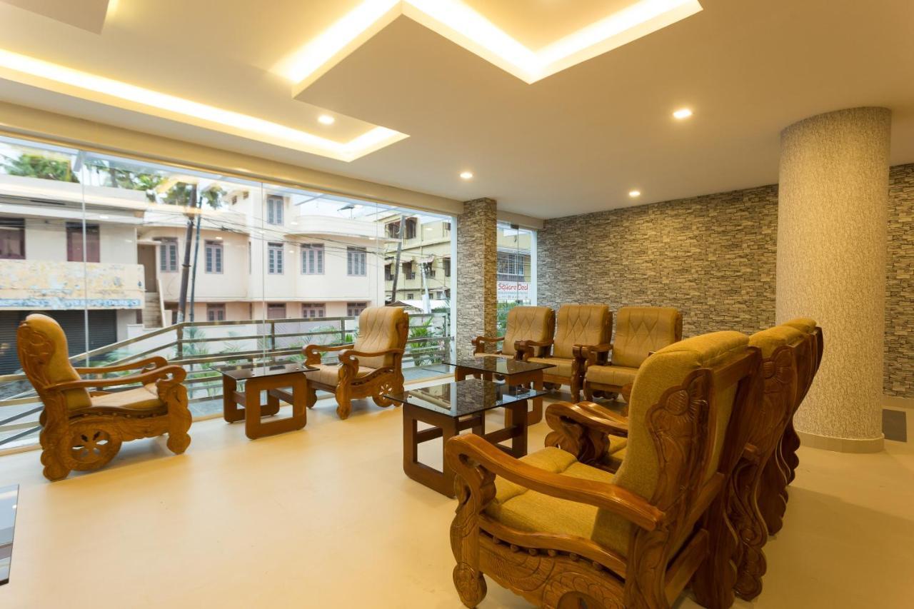 Hotel Garden Inn Kochi Esterno foto