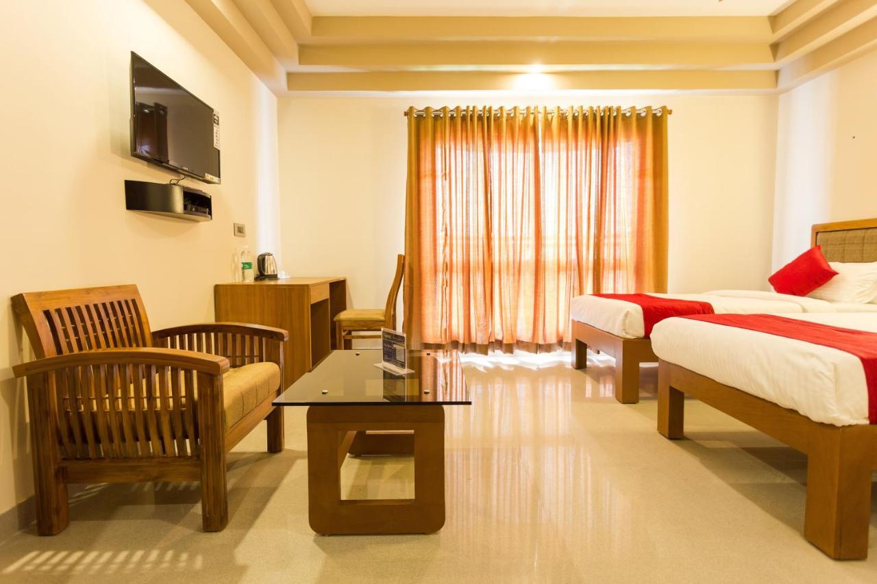 Hotel Garden Inn Kochi Esterno foto