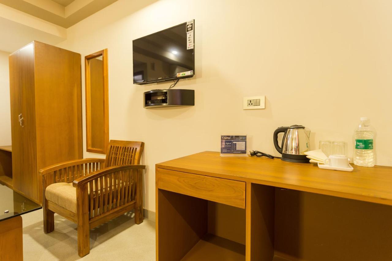 Hotel Garden Inn Kochi Esterno foto