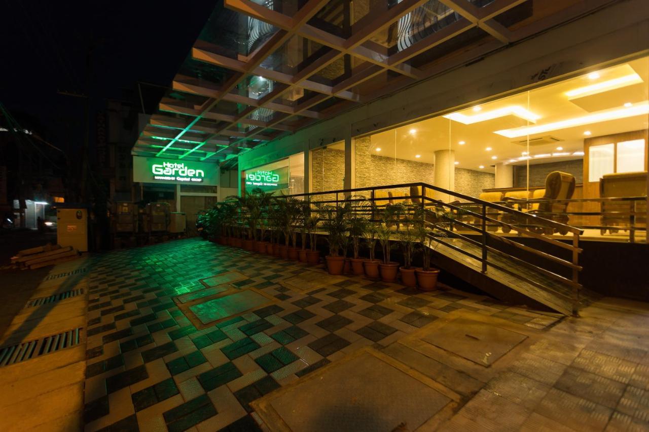 Hotel Garden Inn Kochi Esterno foto
