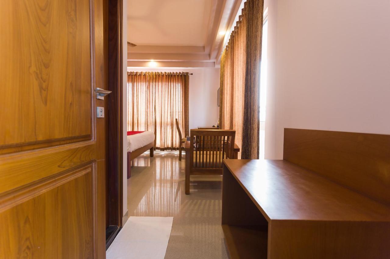 Hotel Garden Inn Kochi Esterno foto