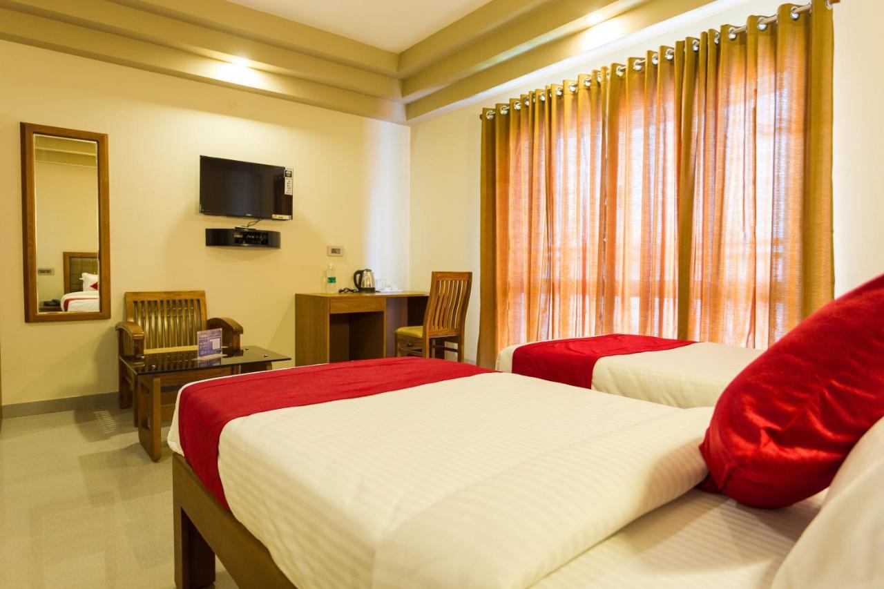 Hotel Garden Inn Kochi Esterno foto
