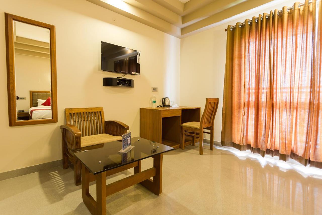 Hotel Garden Inn Kochi Esterno foto