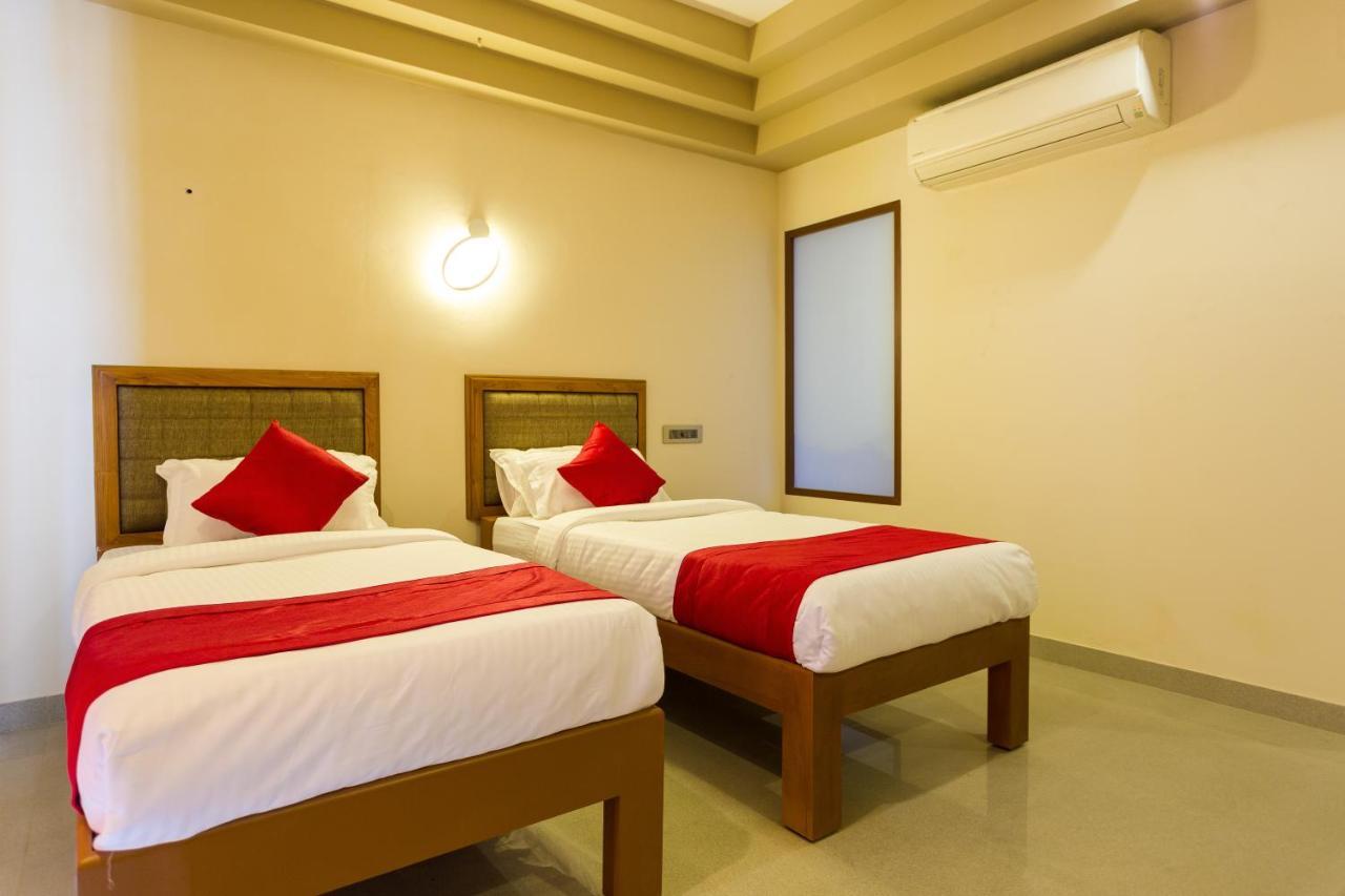 Hotel Garden Inn Kochi Esterno foto