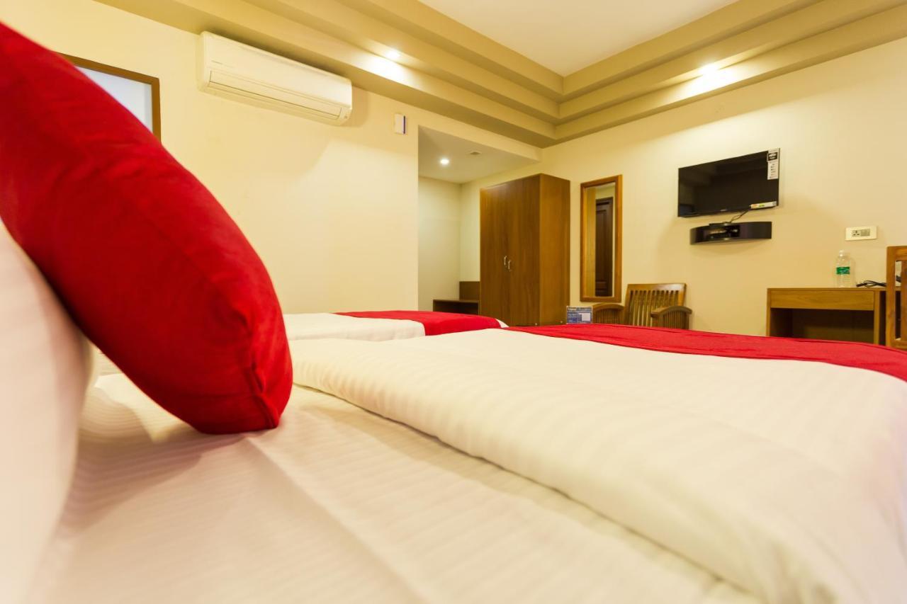 Hotel Garden Inn Kochi Esterno foto
