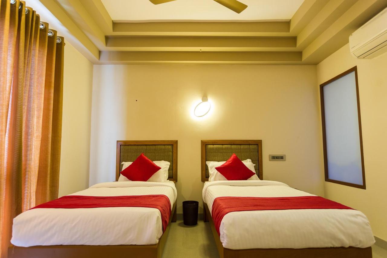 Hotel Garden Inn Kochi Esterno foto